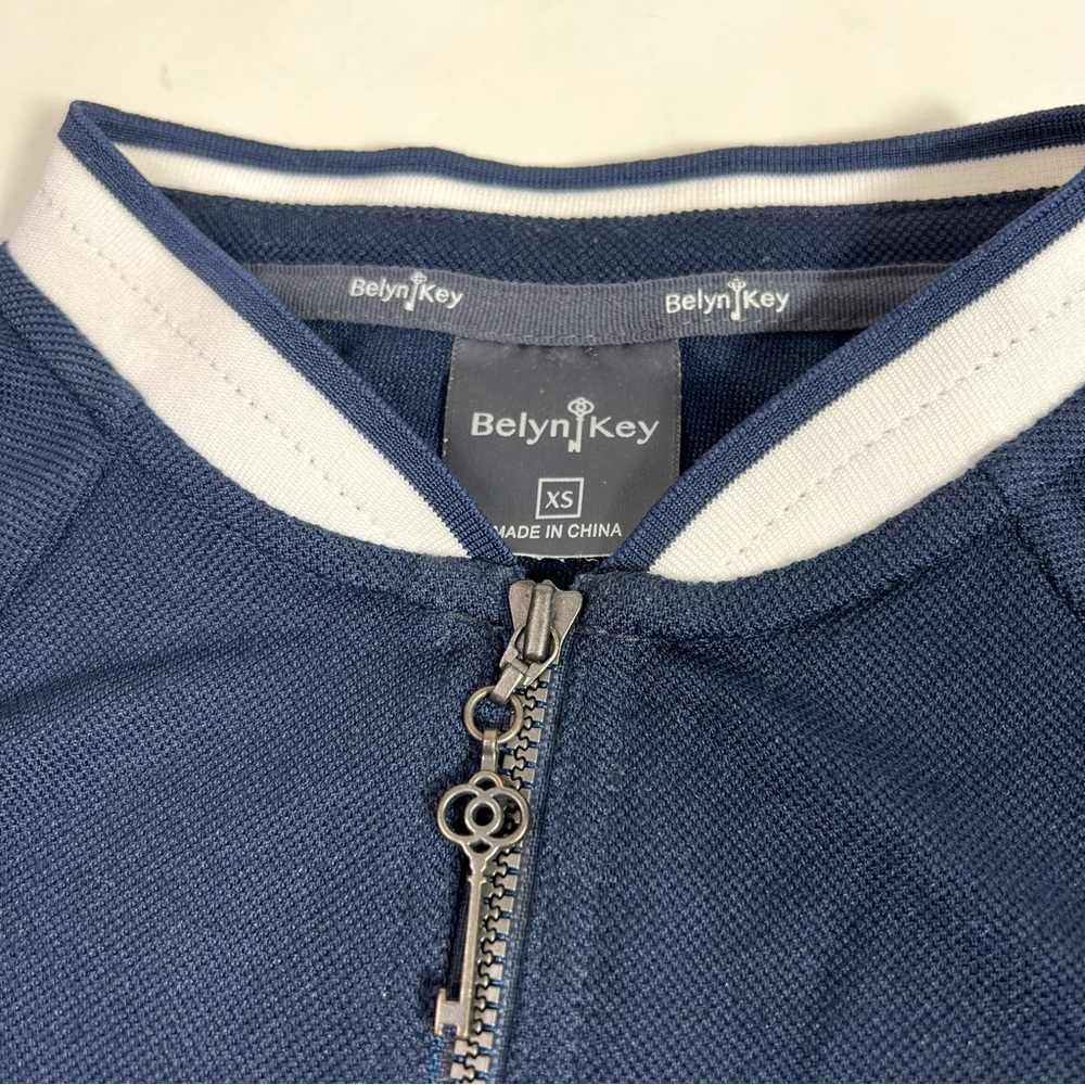 Belyn Key Cap Sleeve Raglan Zip Top Navy Size XS - Picture 5 of 8